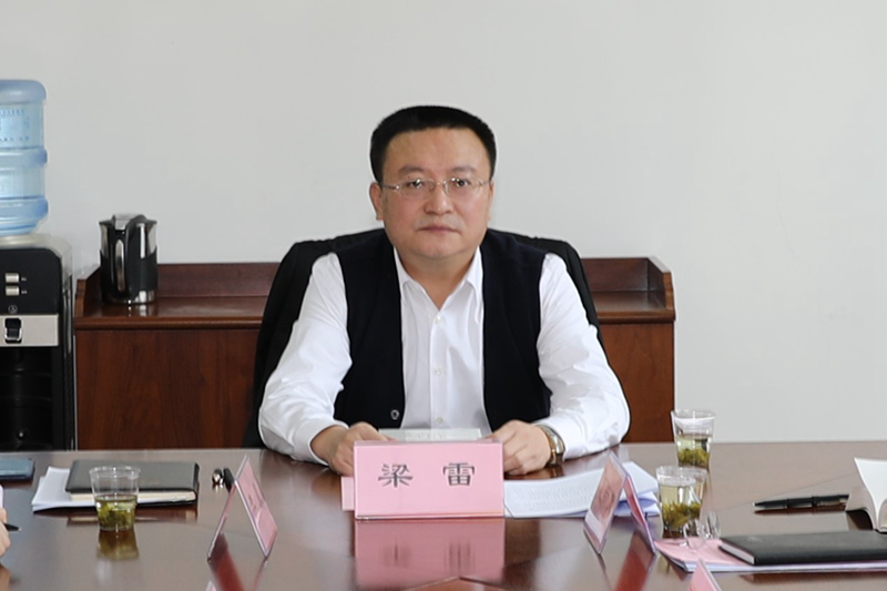 1梁總理論中心組_副本.jpg